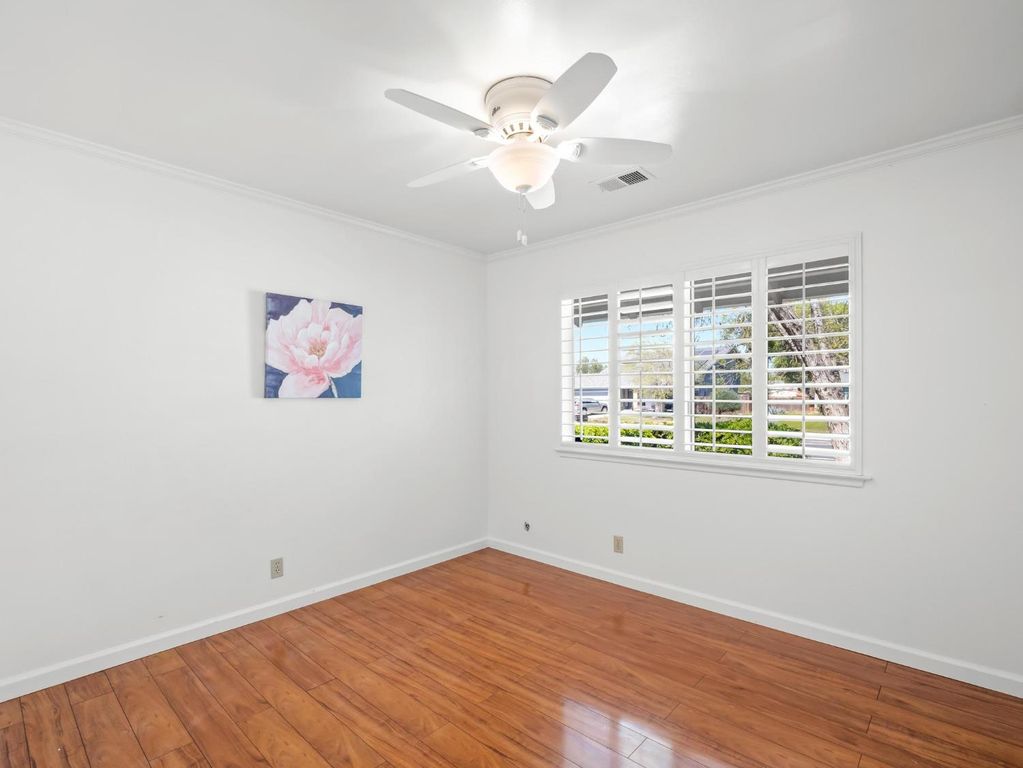 Image 32 of property listing at 873 Cedar Lane, Lemoore, CA 93245