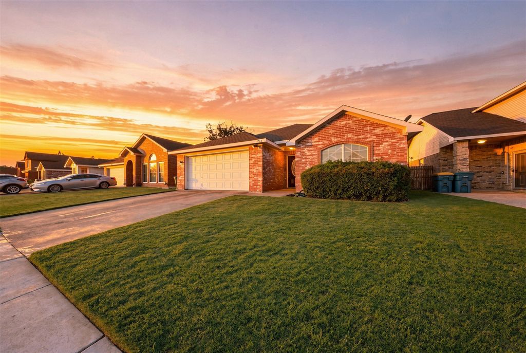 737 Nelson Drive, Cedar Hill, TX 75104 — exterior