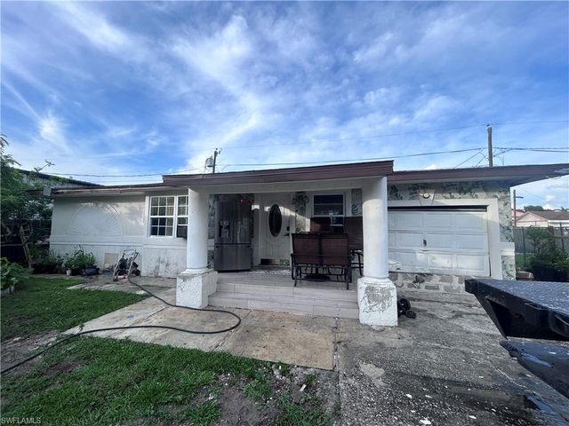 415 Fairfax DR, Fort Myers, FL 33905