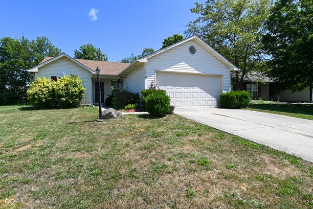 410 Lockerbie Lane, Pittsboro, IN 46167