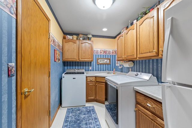 5311 Heatherfield COURT, Sheboygan, WI 53083