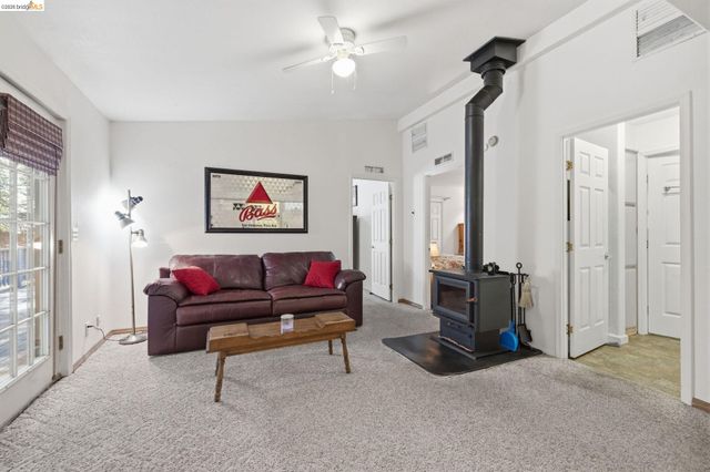 21952 Glenwood Rd, Sonora, CA 95370