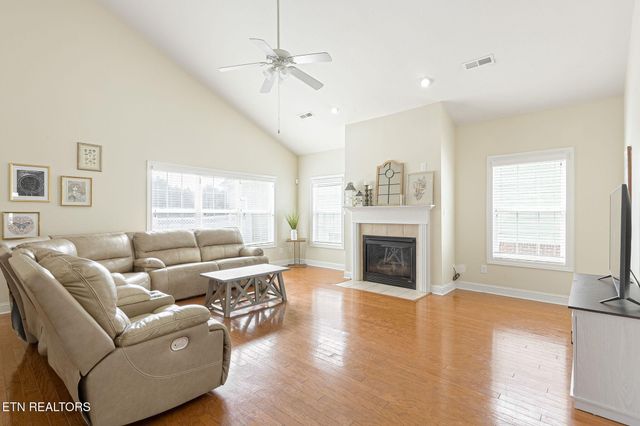 117 Fallberry St, Oak Ridge, TN 37830