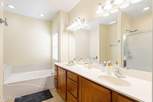 117 Fallberry St, Oak Ridge, TN 37830