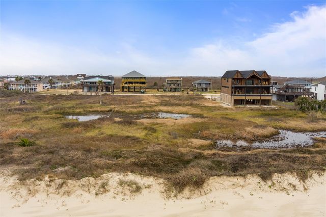 338 Atkinson Street, Crystal Beach, TX 77650