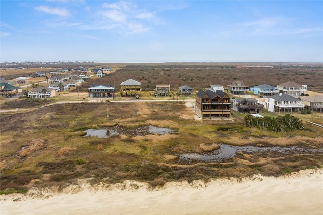 338 Atkinson Street, Crystal Beach, TX 77650