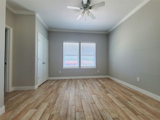 501 E Davis Street 1, Conroe, TX 77301