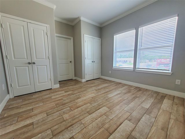 501 E Davis Street 1, Conroe, TX 77301