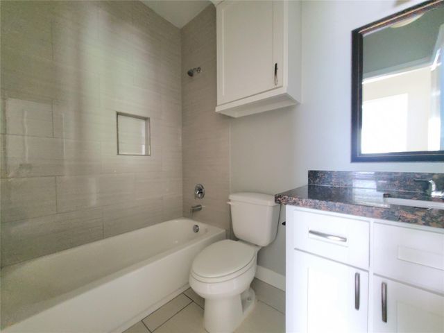501 E Davis Street 1, Conroe, TX 77301