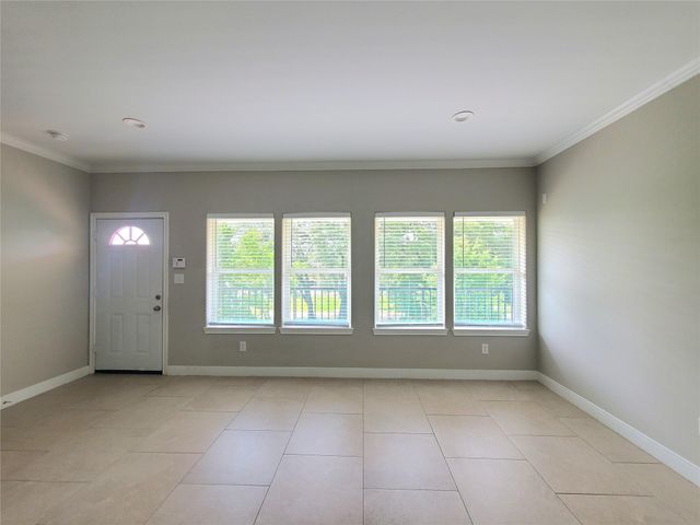 501 E Davis Street 1, Conroe, TX 77301