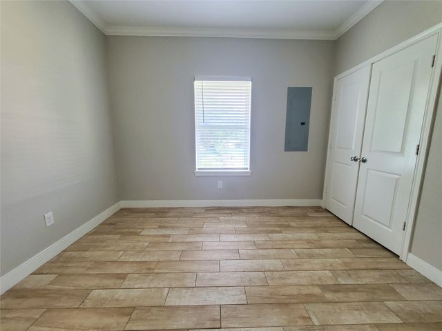 501 E Davis Street 1, Conroe, TX 77301