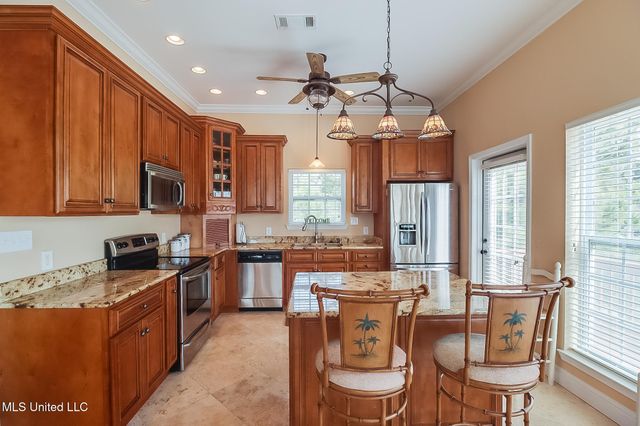 411 Martin Avenue, Ocean Springs, MS 39564