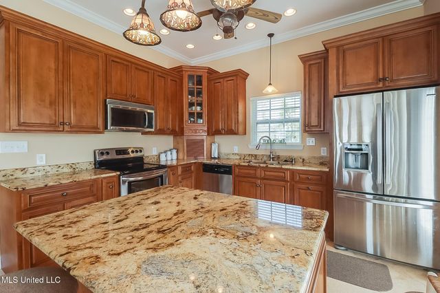 411 Martin Avenue, Ocean Springs, MS 39564