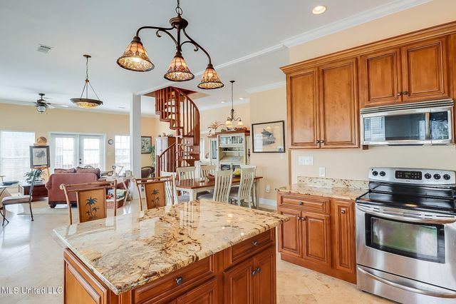 411 Martin Avenue, Ocean Springs, MS 39564