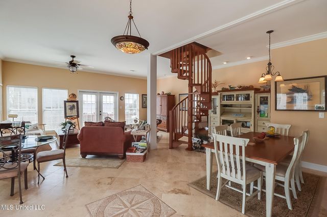 411 Martin Avenue, Ocean Springs, MS 39564