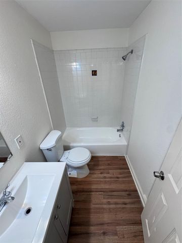 8207 Sam Rayburn DR 204, Austin, TX 78753