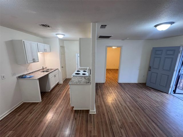 8207 Sam Rayburn DR 204, Austin, TX 78753