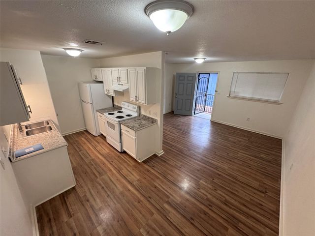 8207 Sam Rayburn DR 204, Austin, TX 78753