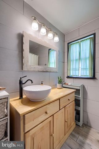 21 SAGER RD, Elizabethtown, PA 17022