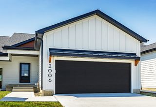 2006 Ammann Drive, Adel, IA 50003