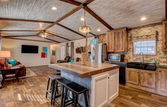 112 Chalet Circle, Fairfield Bay, AR 72088