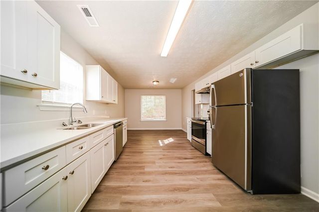 11171 Knotty Pine Place, Hampton, GA 30228