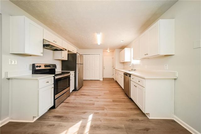 11171 Knotty Pine Place, Hampton, GA 30228