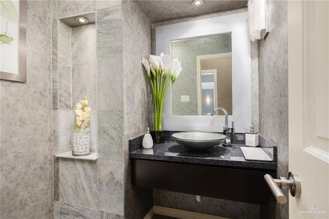 608 E Newport Lane, Mcallen, TX 78501