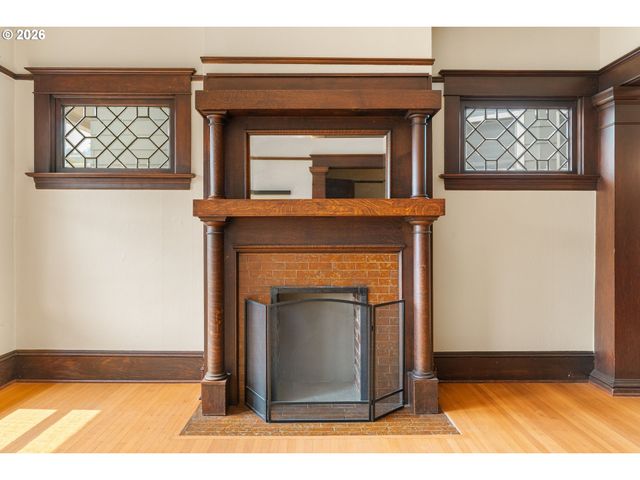 2375 Nw NORTHRUP St B, Portland, OR 97210