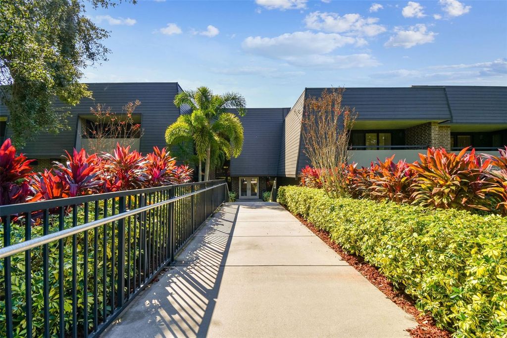 Image 3 of property listing at 36750 US HIGHWAY 19 N 18208, Palm Harbor, FL 34684