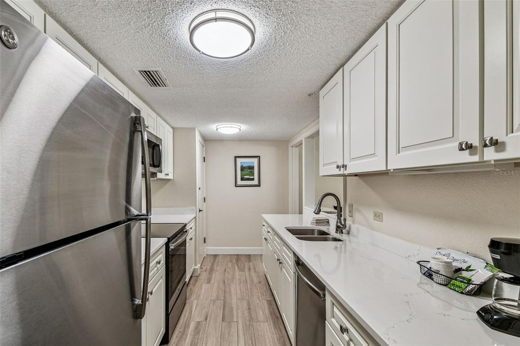 Image 6 of property listing at 36750 US HIGHWAY 19 N 18208, Palm Harbor, FL 34684