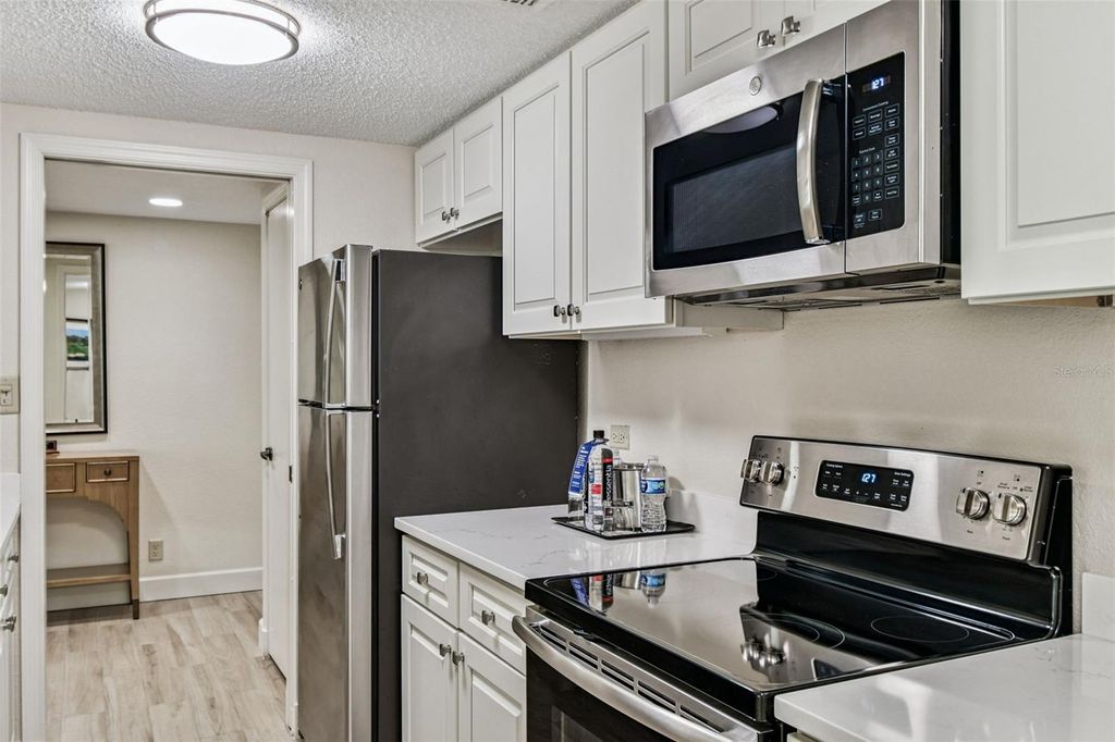 Image 9 of property listing at 36750 US HIGHWAY 19 N 18208, Palm Harbor, FL 34684
