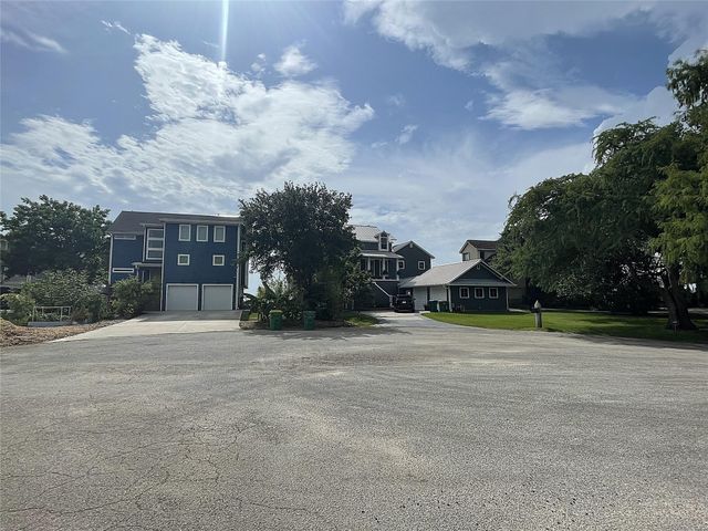 717 Quintana Roo Place, Seabrook, TX 77586