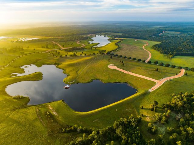 Lot 82 Lakeland Loop, Hillister, TX 77624