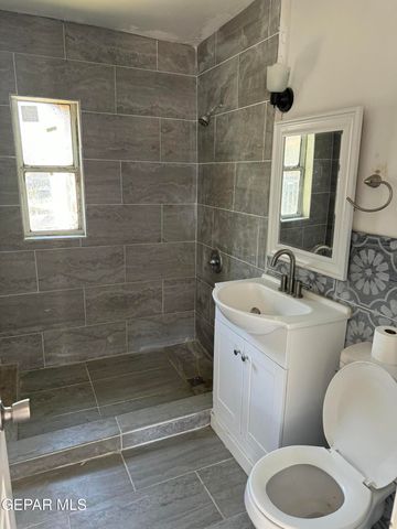 447 Chesak Circle, El Paso, TX 79905