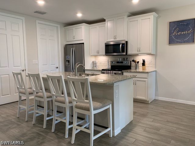 14631 Edgewater CIR, Naples, FL 34114