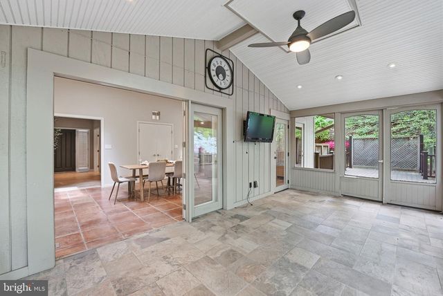 15 ARLIVE CT, Rockville, MD 20854