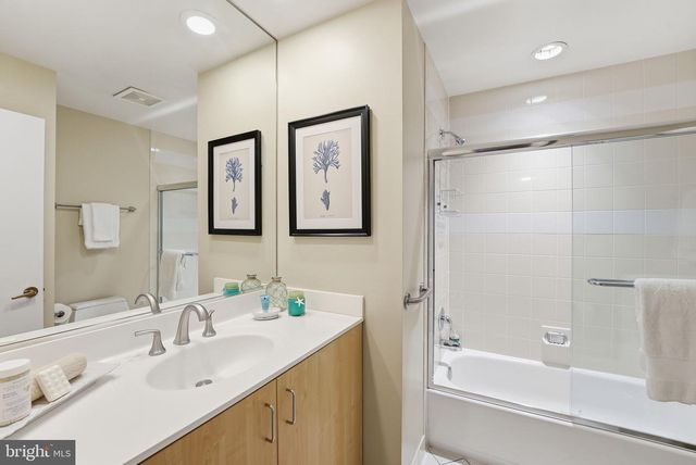 15 ARLIVE CT, Rockville, MD 20854