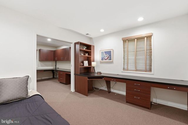 15 ARLIVE CT, Rockville, MD 20854