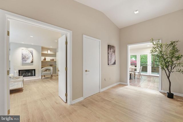 15 ARLIVE CT, Rockville, MD 20854