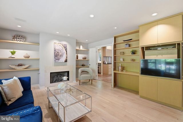 15 ARLIVE CT, Rockville, MD 20854