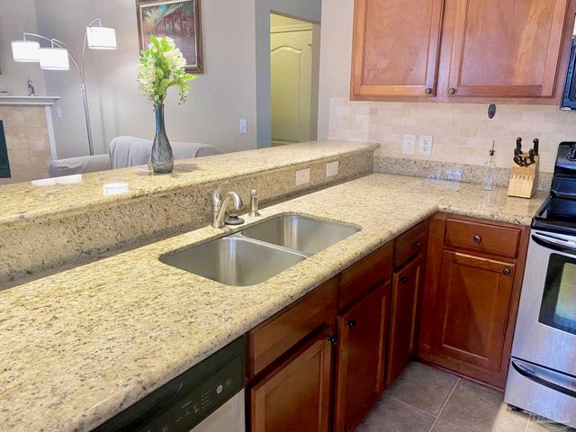 689 Mozingo Ln, Pensacola, FL 32514