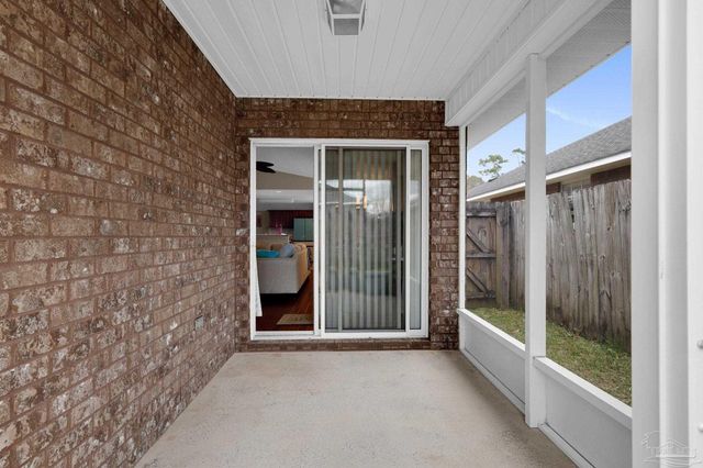 689 Mozingo Ln, Pensacola, FL 32514