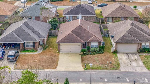 689 Mozingo Ln, Pensacola, FL 32514