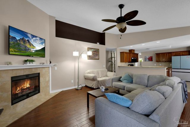 689 Mozingo Ln, Pensacola, FL 32514