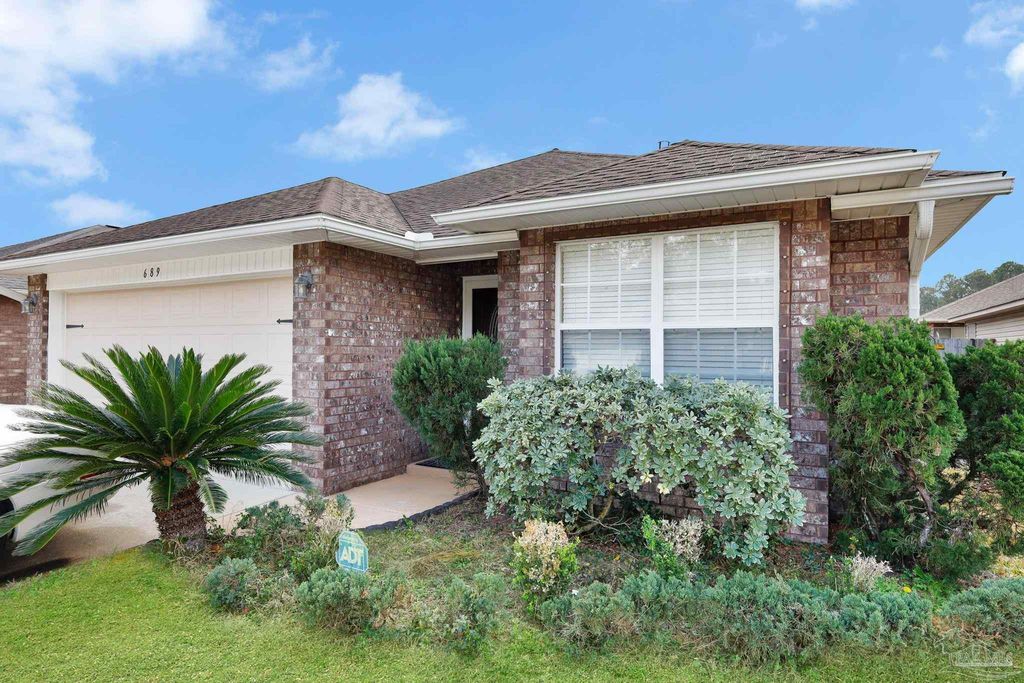 689 Mozingo Ln, Pensacola, FL 32514