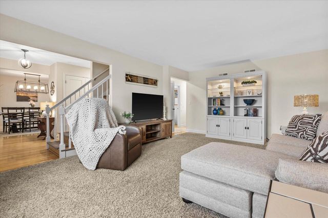 3675 S Poplar ROAD, New Berlin, WI 53151