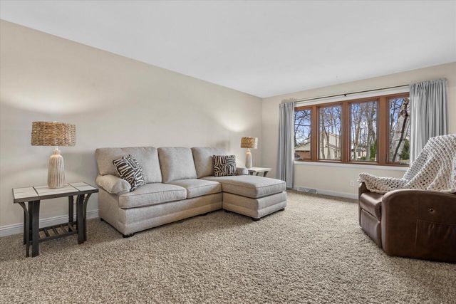 3675 S Poplar ROAD, New Berlin, WI 53151