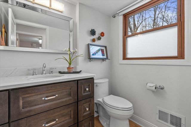 3675 S Poplar ROAD, New Berlin, WI 53151