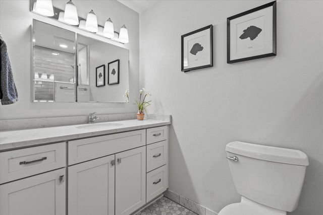 3675 S Poplar ROAD, New Berlin, WI 53151